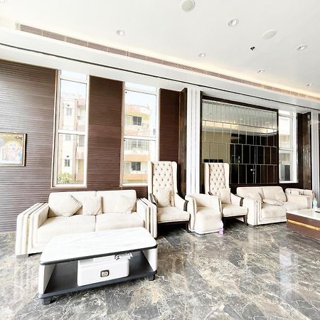 Hotel Tbs In Пури Екстериор снимка