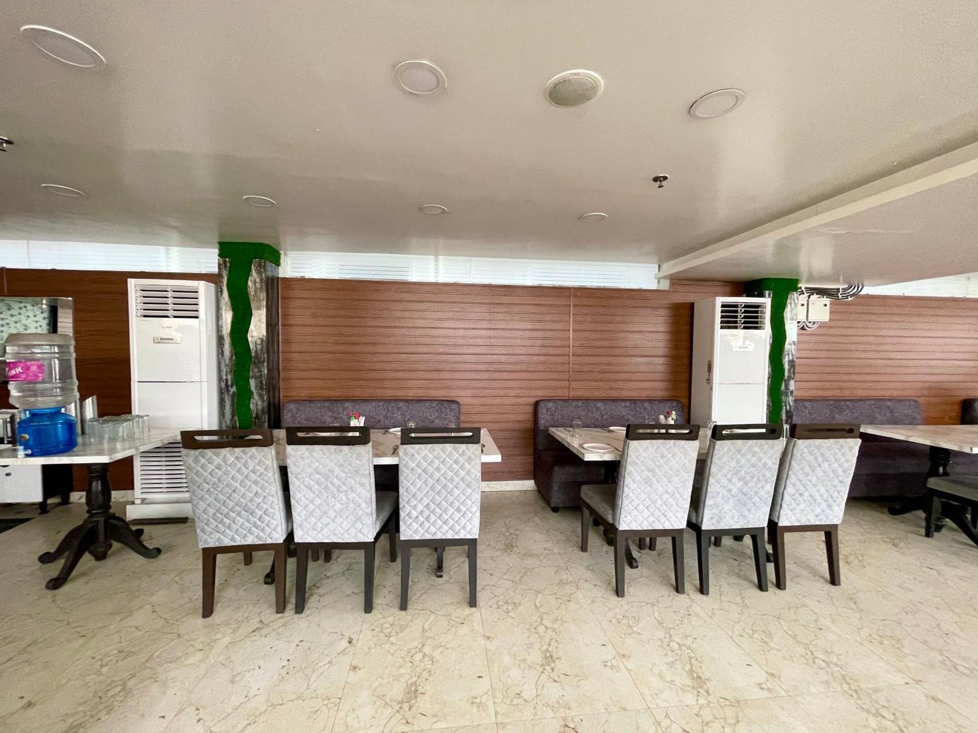 Hotel Tbs In Пури Екстериор снимка