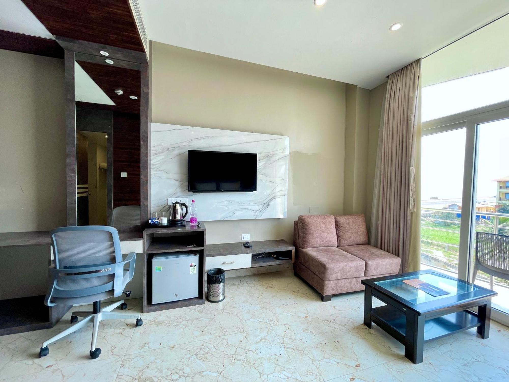 Hotel Tbs In Пури Екстериор снимка