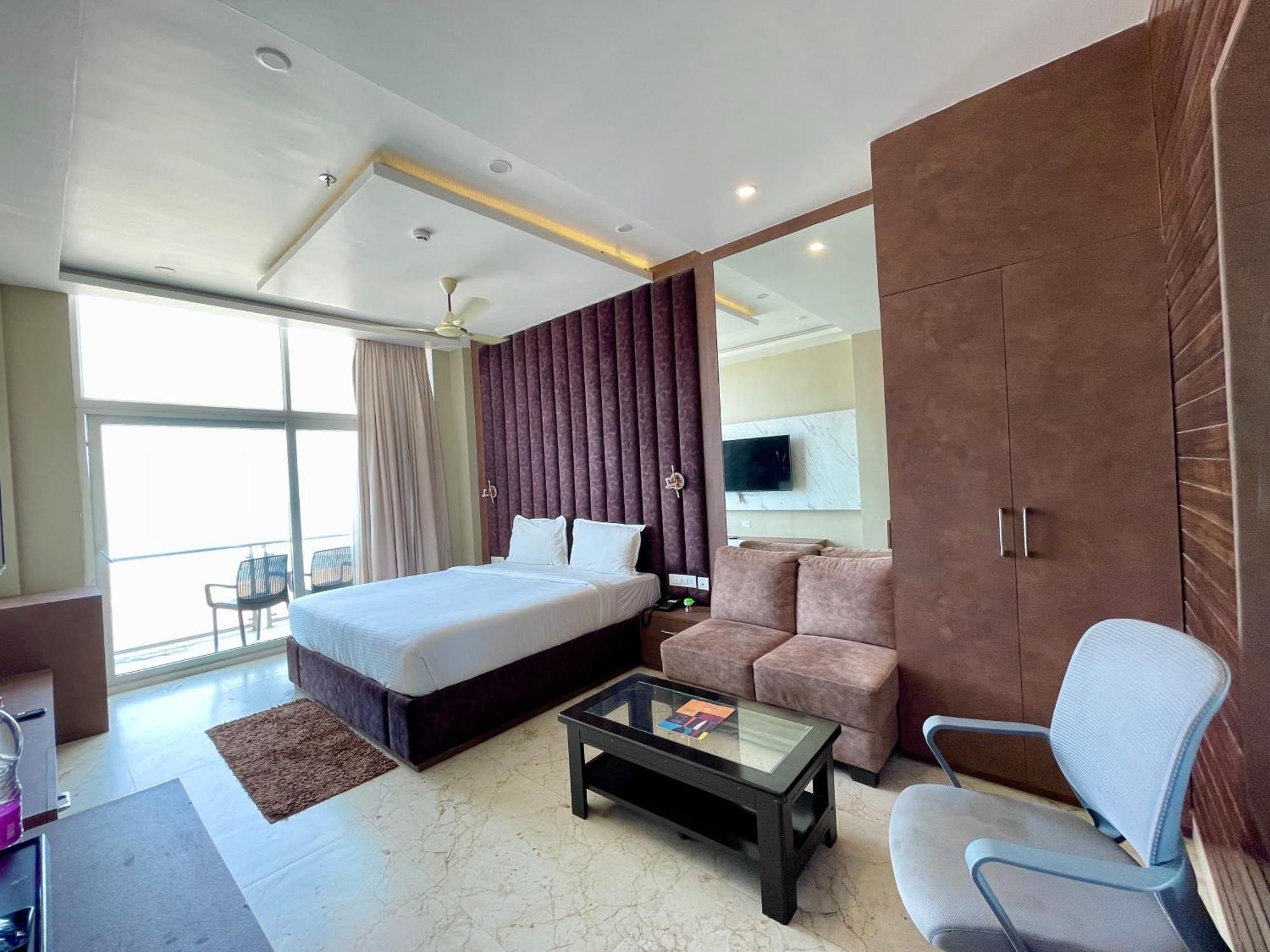 Hotel Tbs In Пури Екстериор снимка