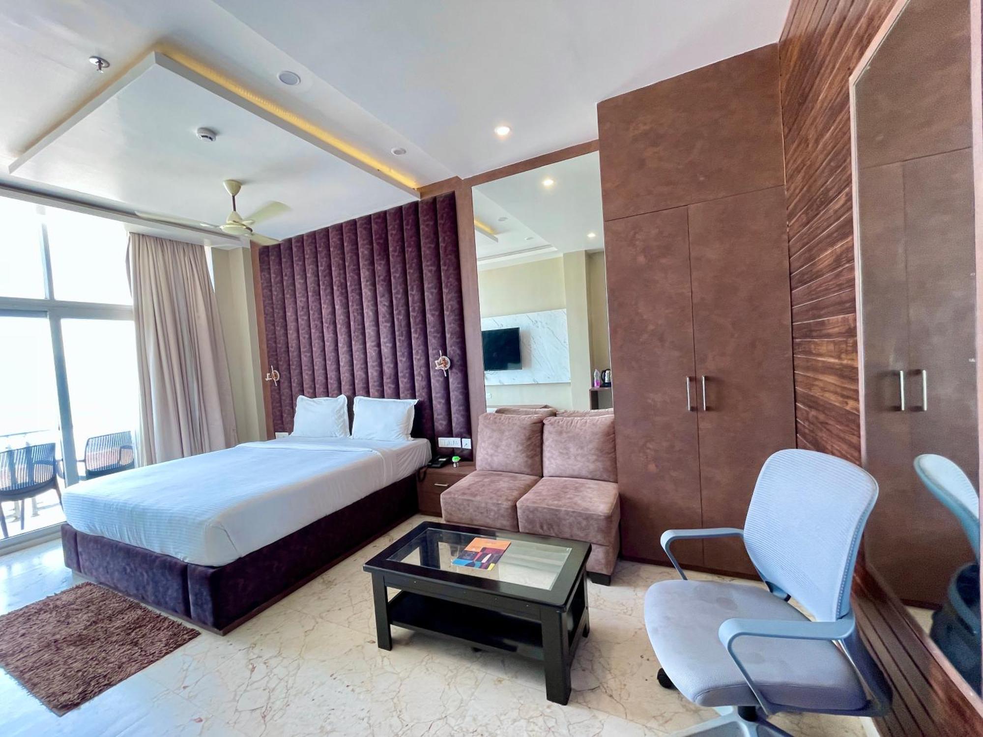 Hotel Tbs In Пури Екстериор снимка