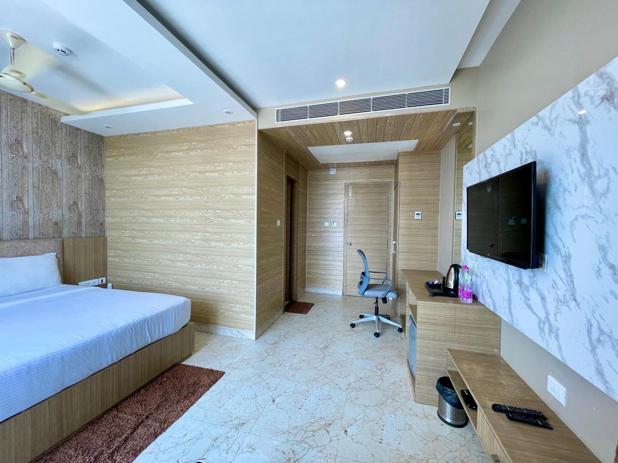 Hotel Tbs In Пури Екстериор снимка