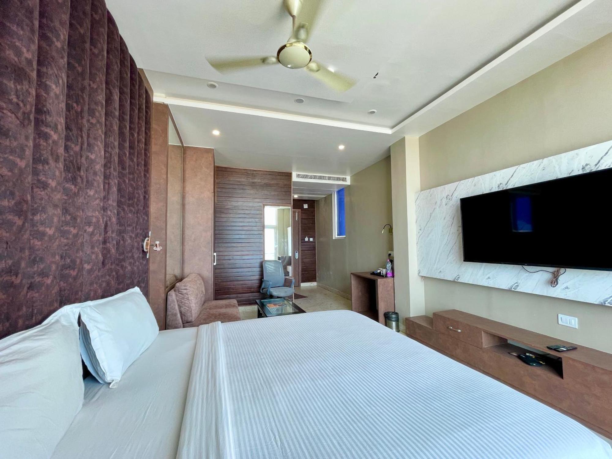 Hotel Tbs In Пури Екстериор снимка
